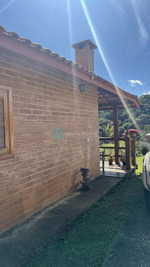 Casa em Santo Antônio do Pinhal, no bairro Proximo Ao Centro