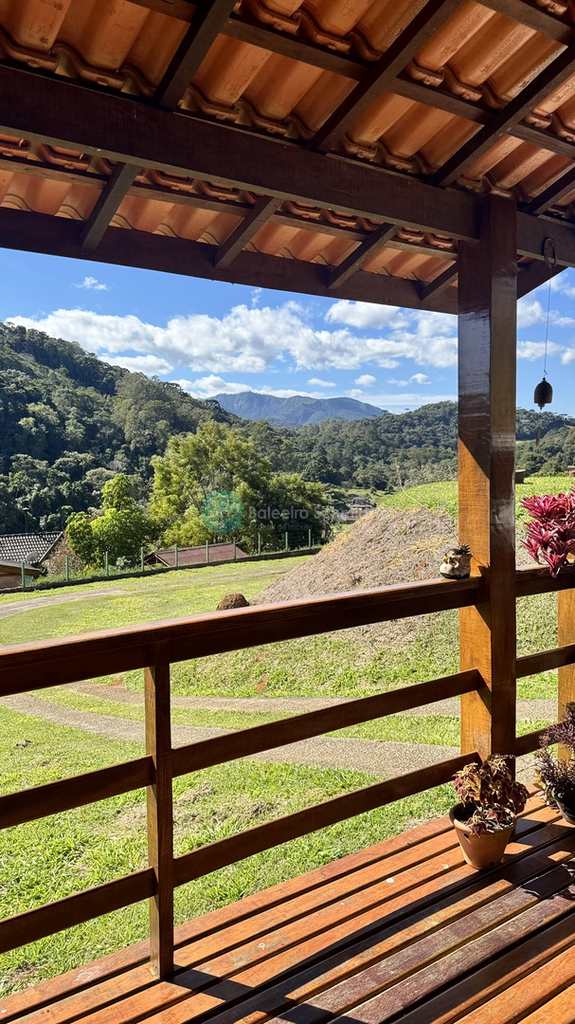 Casa em Santo Antônio do Pinhal, no bairro Proximo Ao Centro