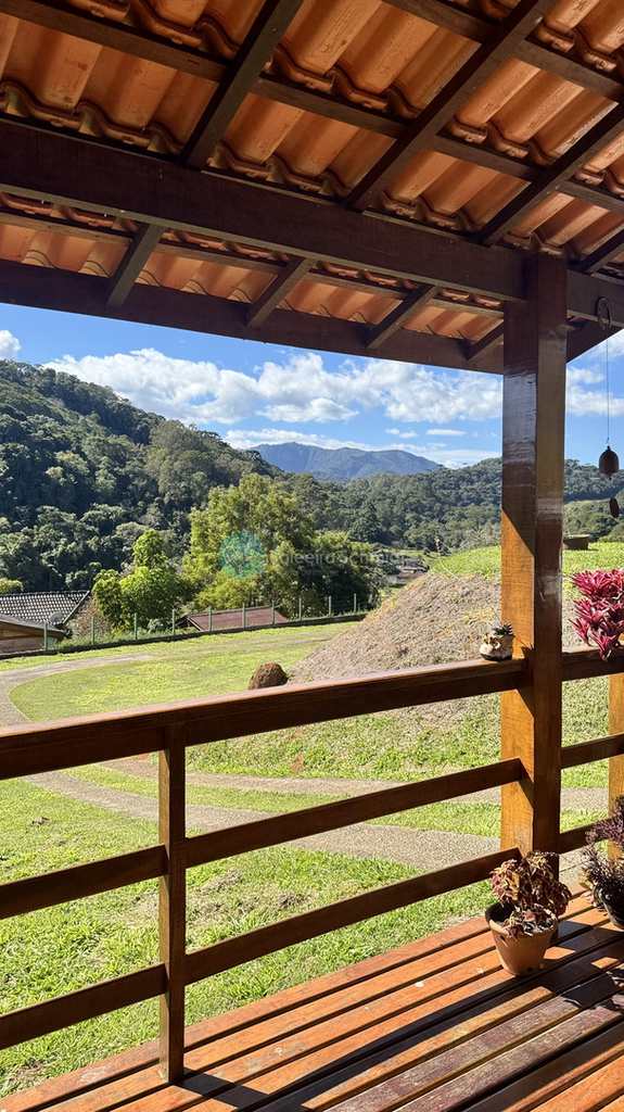 Casa em Santo Antônio do Pinhal, no bairro Proximo Ao Centro