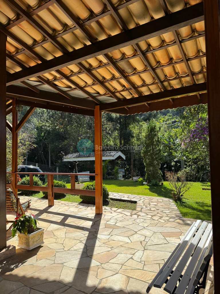 Casa em Santo Antônio do Pinhal, no bairro Centro