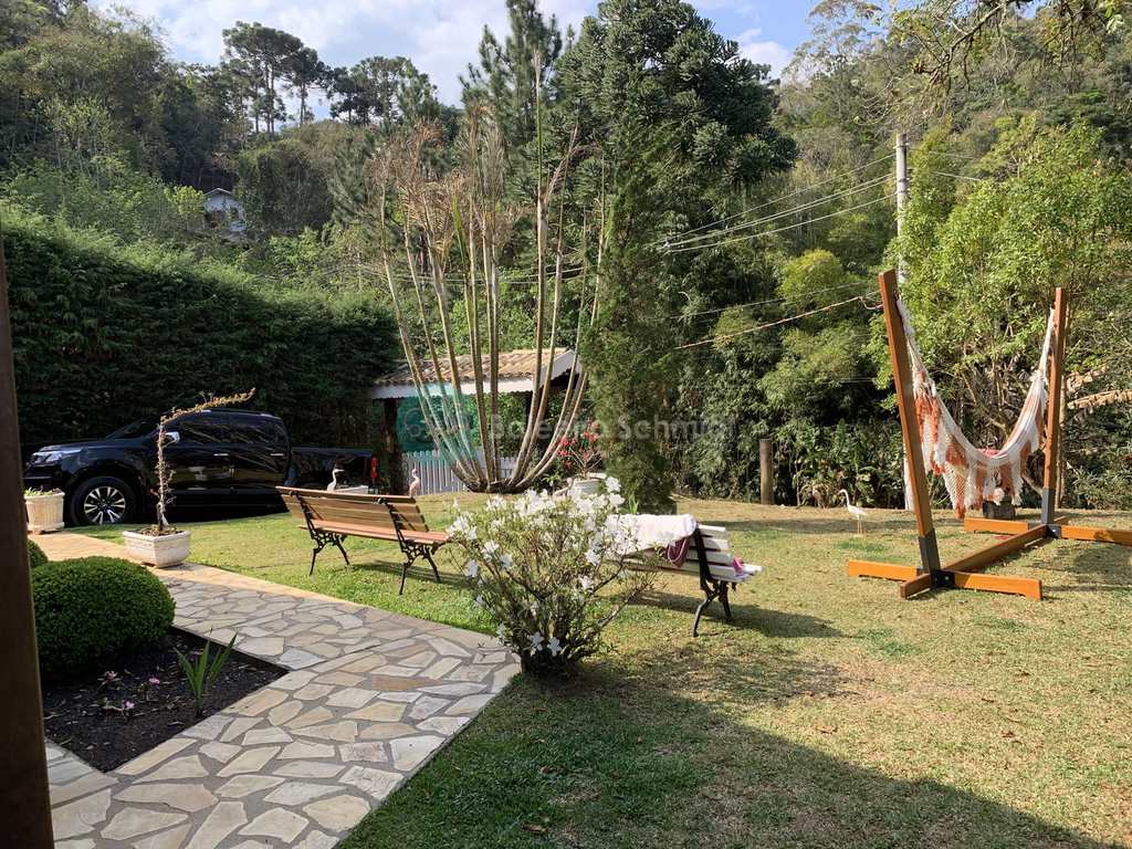 Casa em Santo Antônio do Pinhal, no bairro Centro