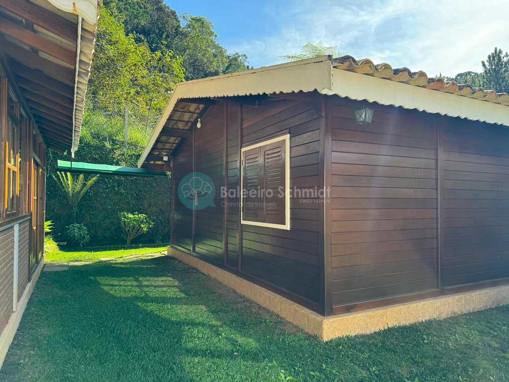 Casa em Santo Antônio do Pinhal, no bairro Centro