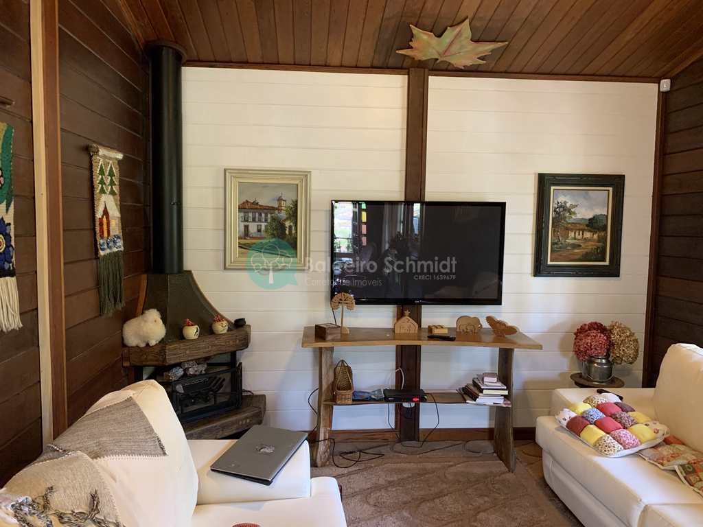 Casa em Santo Antônio do Pinhal, no bairro Centro