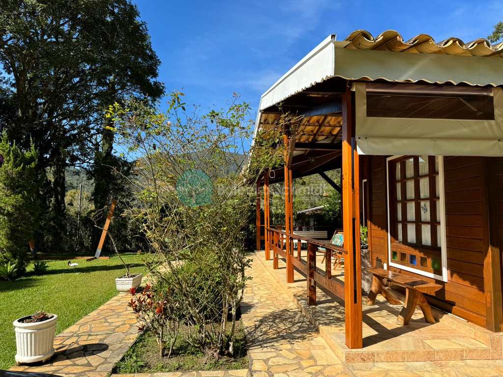 Casa em Santo Antônio do Pinhal, no bairro Centro