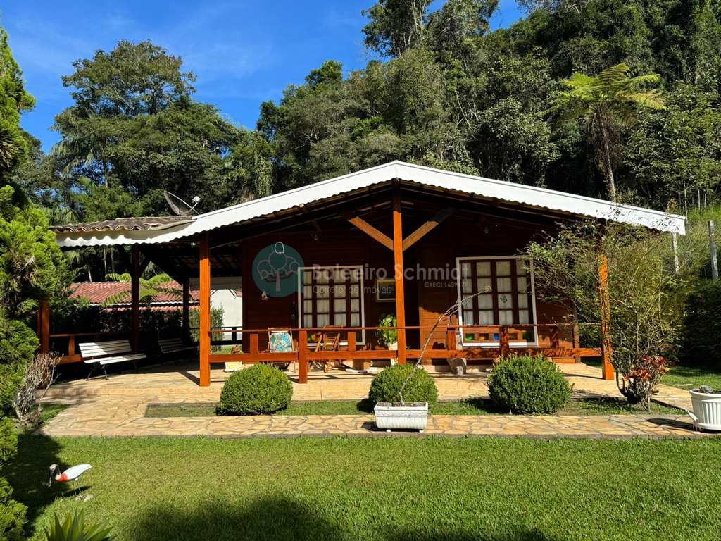 Casa em Santo Antônio do Pinhal, no bairro Centro
