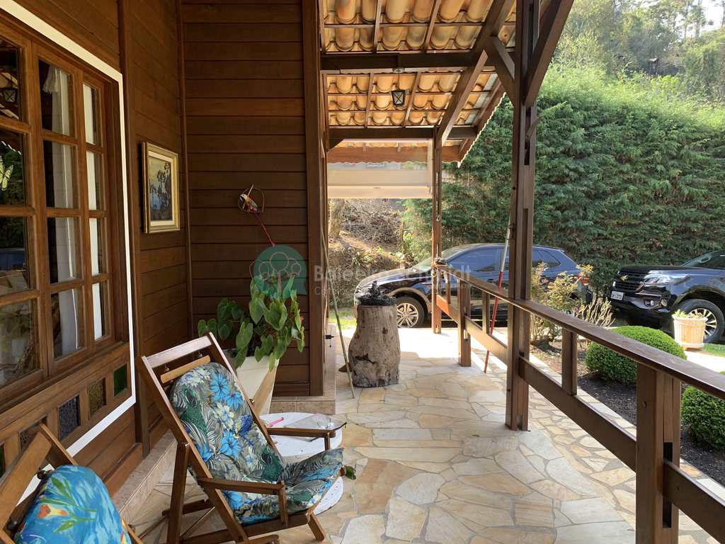 Casa em Santo Antônio do Pinhal, no bairro Centro