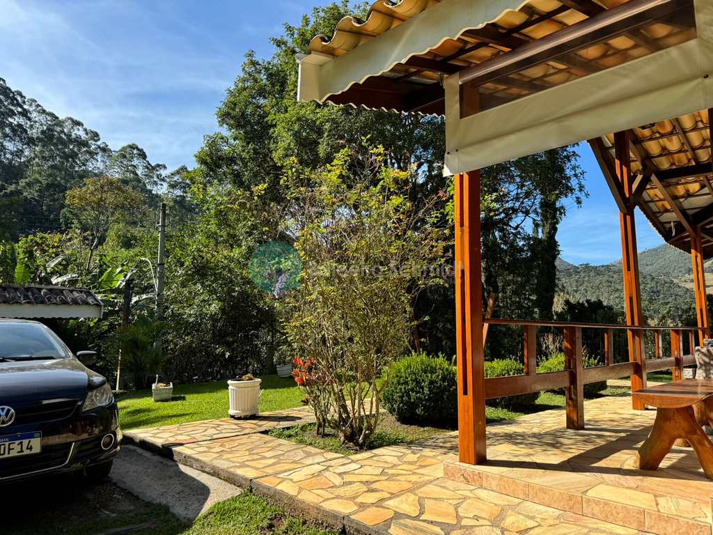 Casa em Santo Antônio do Pinhal, no bairro Centro