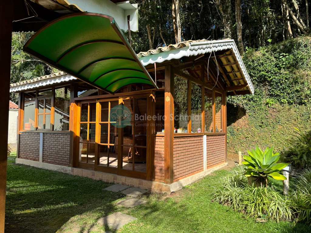 Casa em Santo Antônio do Pinhal, no bairro Centro