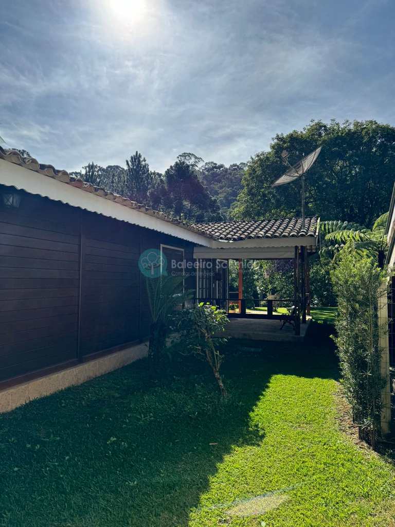 Casa em Santo Antônio do Pinhal, no bairro Centro