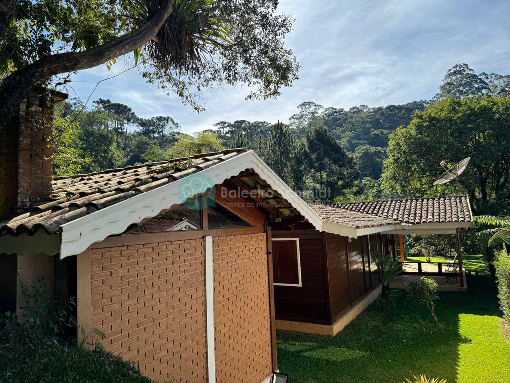 Casa em Santo Antônio do Pinhal, no bairro Centro