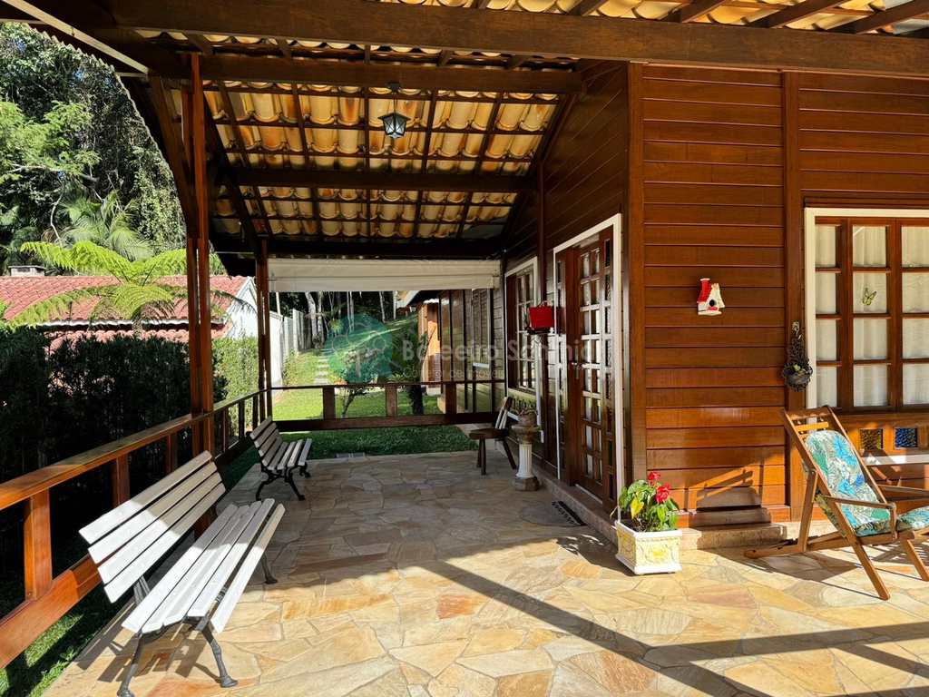 Casa em Santo Antônio do Pinhal, no bairro Centro