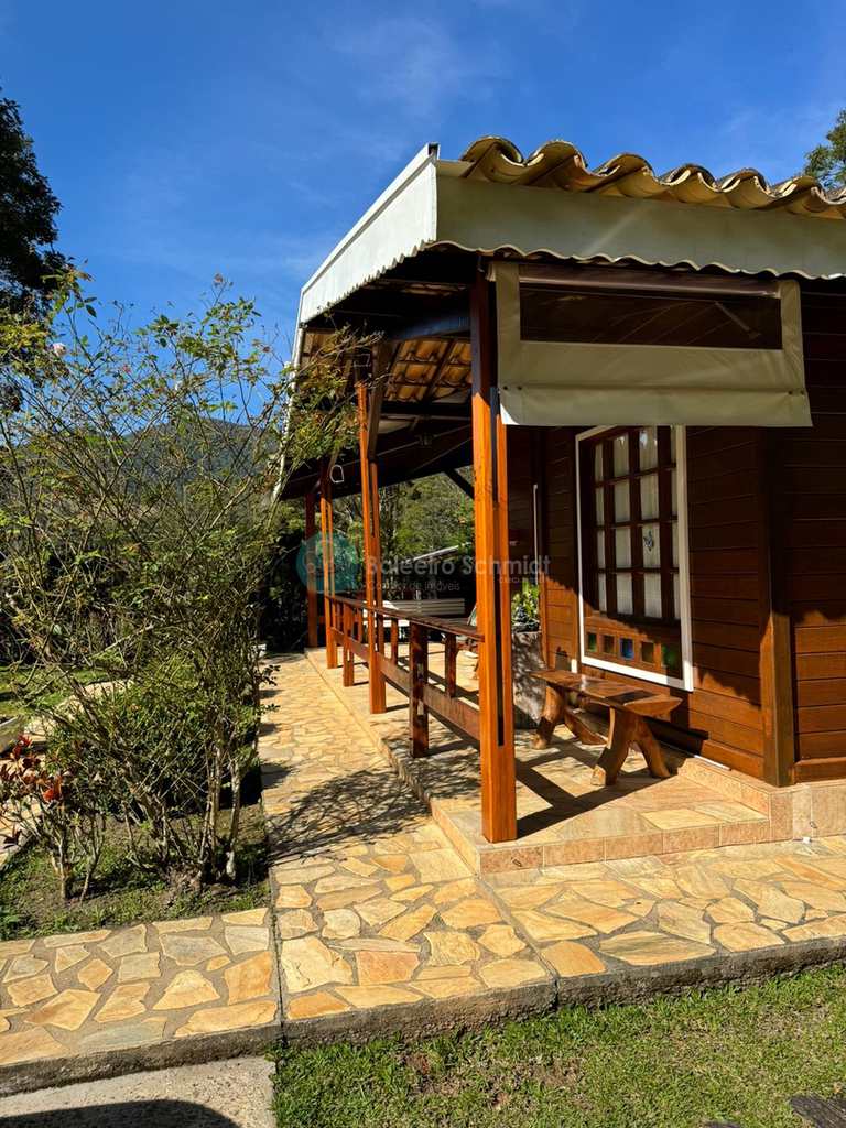 Casa em Santo Antônio do Pinhal, no bairro Centro