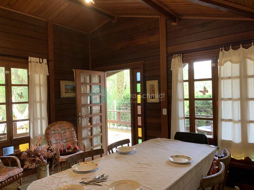 Casa em Santo Antônio do Pinhal, no bairro Centro