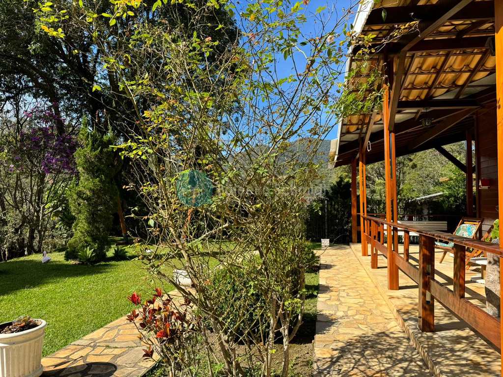 Casa em Santo Antônio do Pinhal, no bairro Centro