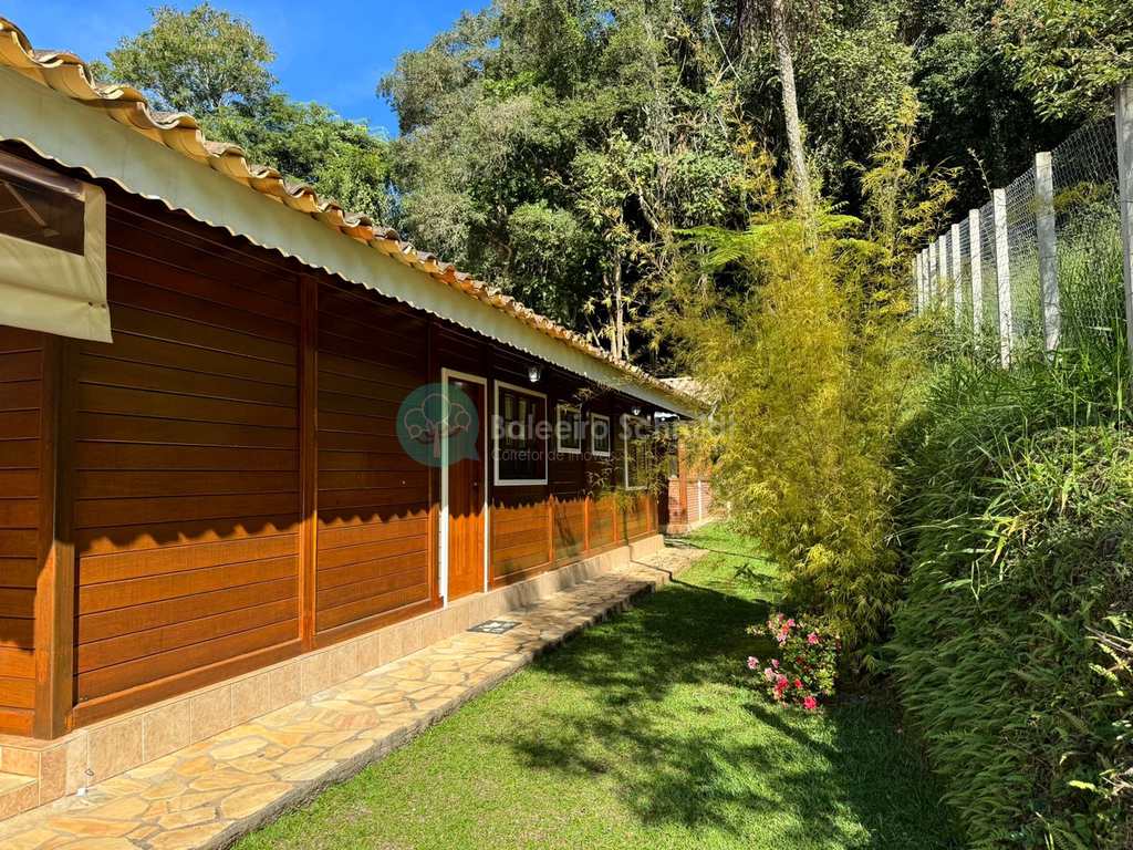 Casa em Santo Antônio do Pinhal, no bairro Centro