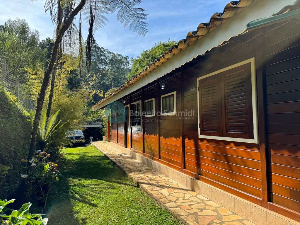 Casa em Santo Antônio do Pinhal, no bairro Centro