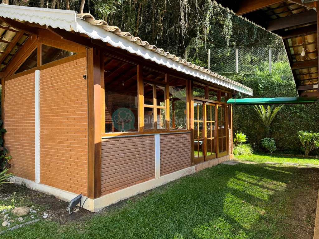 Casa em Santo Antônio do Pinhal, no bairro Centro