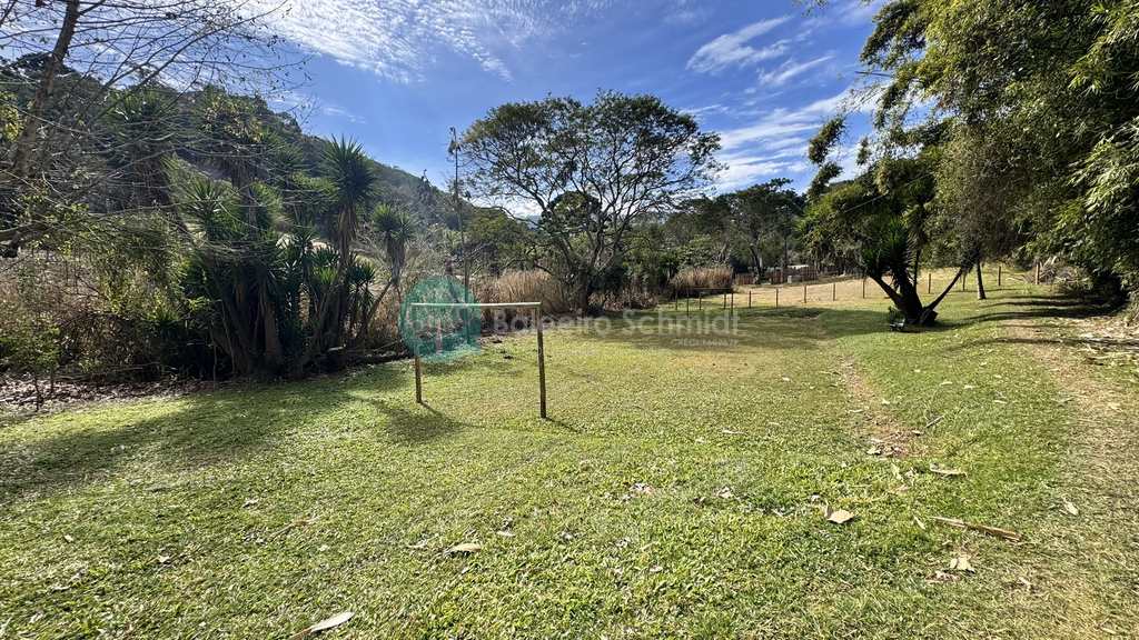Terreno em Santo Antônio do Pinhal, no bairro Proximo Ao Centro