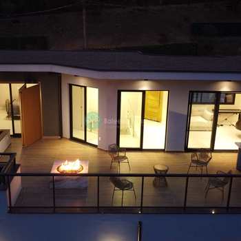 Casa de Condomínio em Santo Antônio do Pinhal, bairro 11 Km do Centro