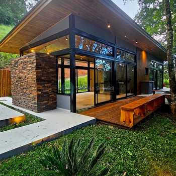 Casa em Santo Antônio do Pinhal, bairro Proximo Ao Centro