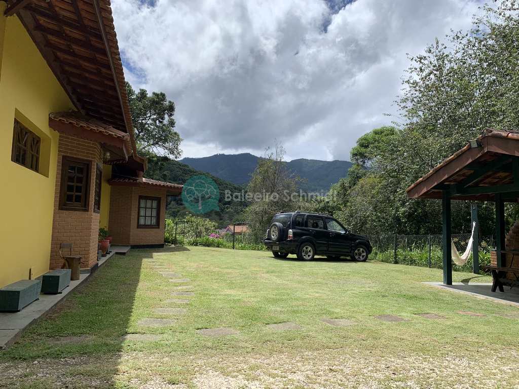 Casa em Santo Antônio do Pinhal, no bairro Aprox 2 Km do Centro