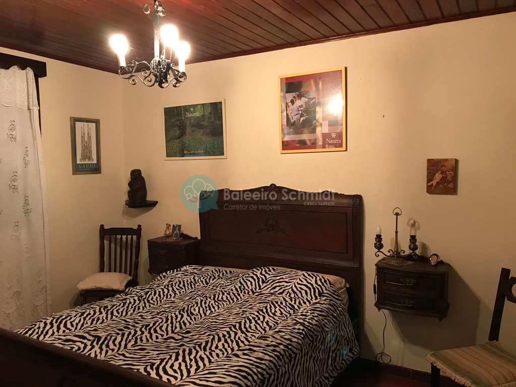 Casa em Santo Antônio do Pinhal, no bairro Aprox 2 Km do Centro