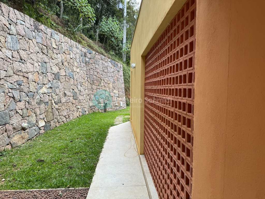 Casa em Santo Antônio do Pinhal, no bairro Zona Rural