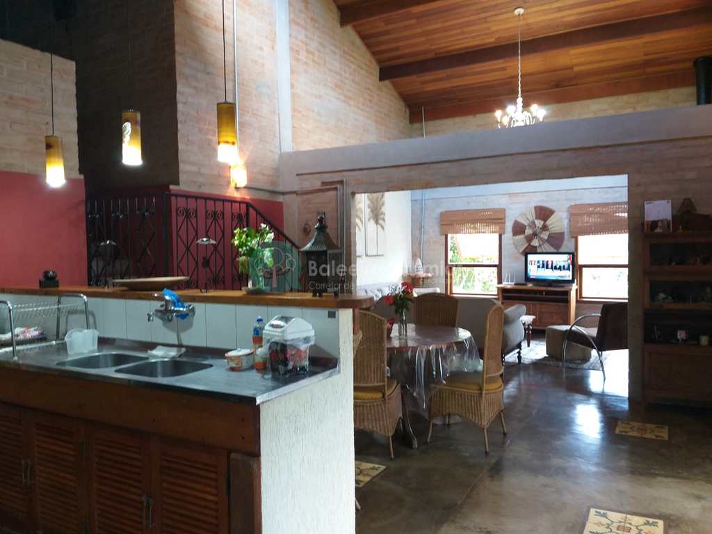 Casa em Santo Antônio do Pinhal, no bairro Aprox 2 Km do Centro