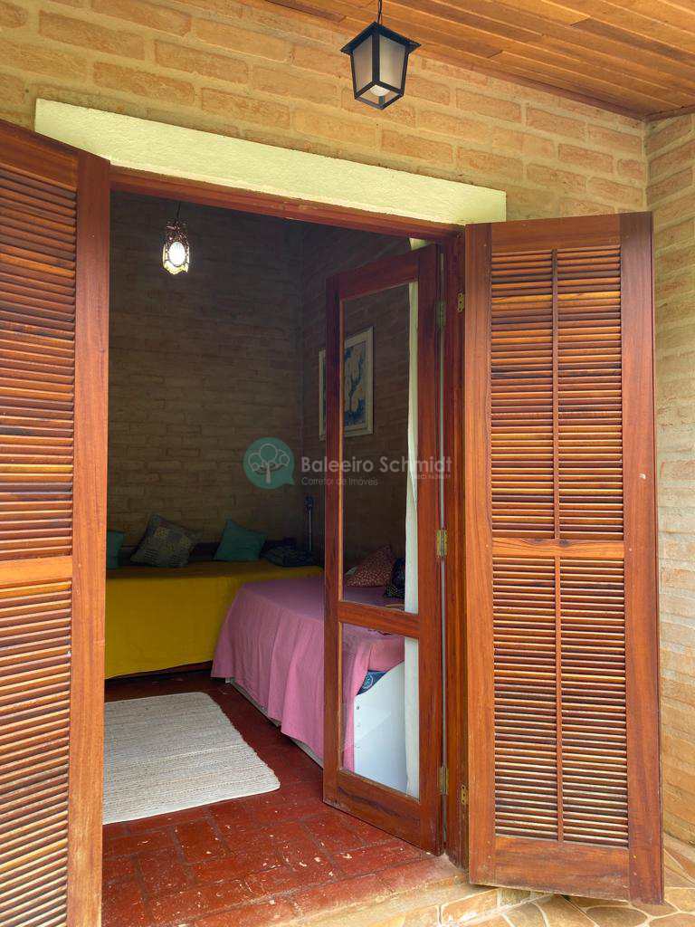 Casa em Santo Antônio do Pinhal, no bairro Aprox 2 Km do Centro