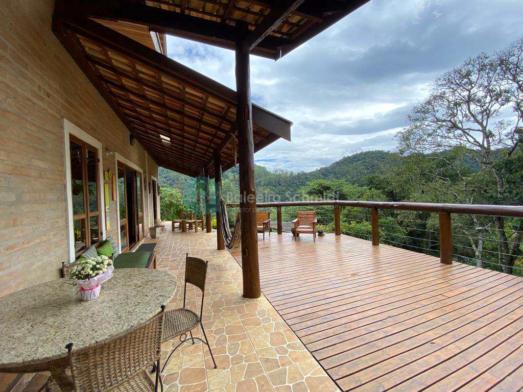 Casa em Santo Antônio do Pinhal, no bairro Aprox 2 Km do Centro