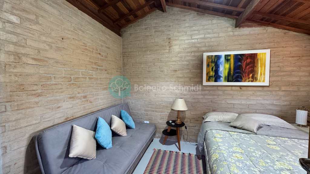 Casa em Santo Antônio do Pinhal, no bairro 10 Km do Centro