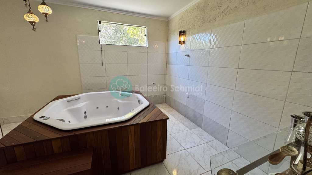 Casa em Santo Antônio do Pinhal, no bairro 10 Km do Centro