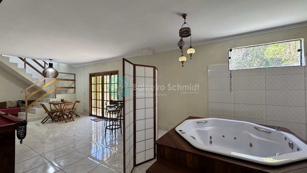 Casa em Santo Antônio do Pinhal, no bairro 10 Km do Centro