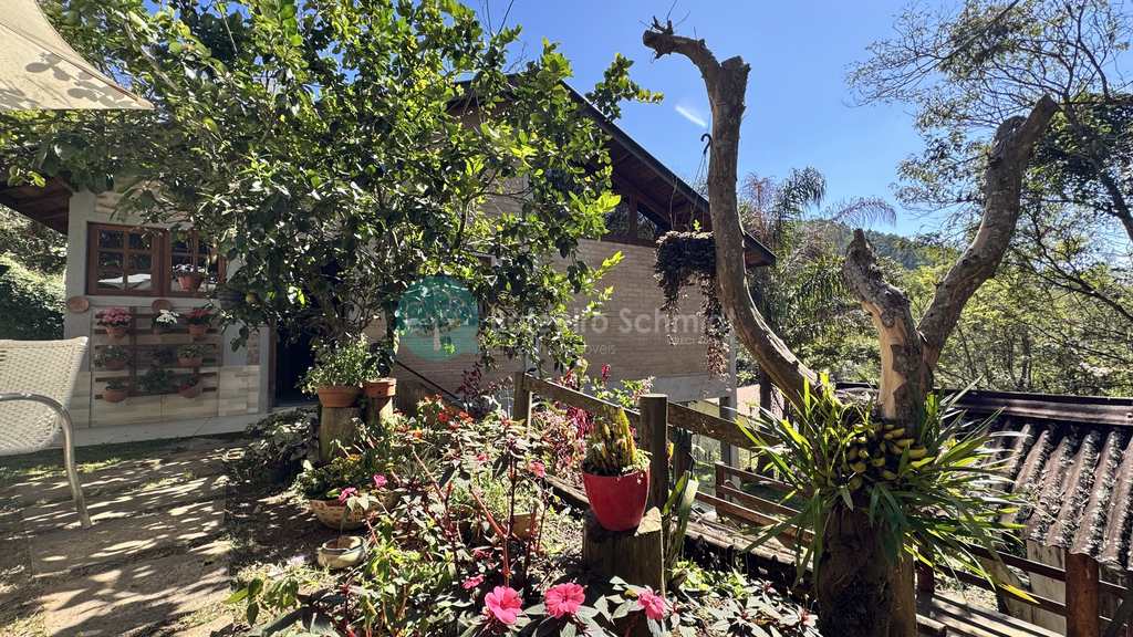 Casa em Santo Antônio do Pinhal, no bairro 10 Km do Centro