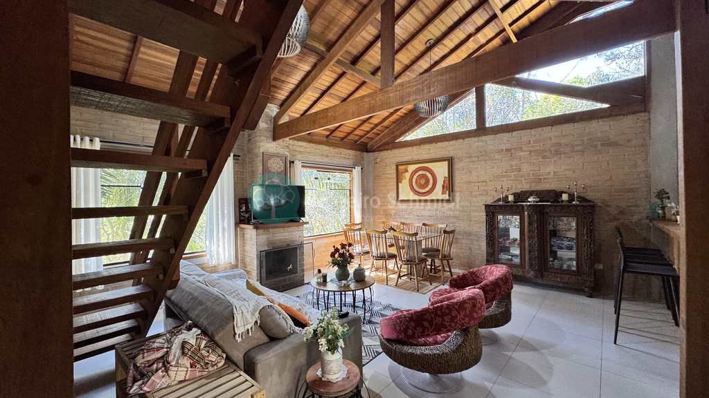 Casa em Santo Antônio do Pinhal, no bairro 10 Km do Centro