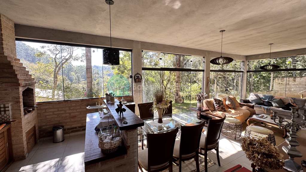 Casa em Santo Antônio do Pinhal, no bairro 10 Km do Centro