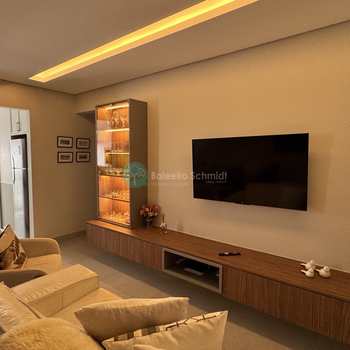Apartamento em Santo Antônio do Pinhal, bairro Proximo Ao Centro