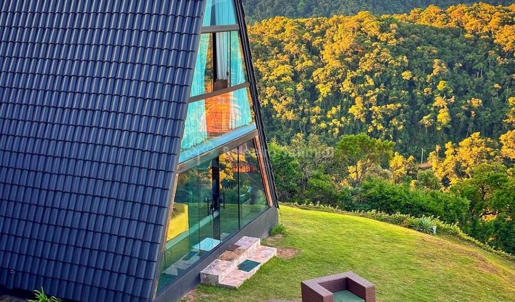 Casa em Santo Antônio do Pinhal, bairro Aproxi 10 Km do Centro