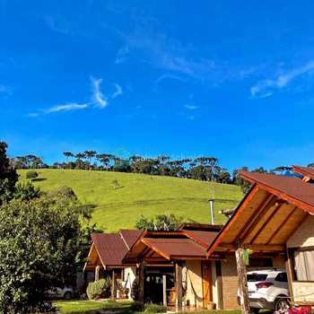Casa em Santo Antônio do Pinhal, bairro Centro