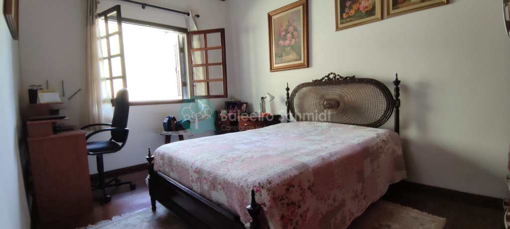 Casa em Santo Antônio do Pinhal, no bairro Centro