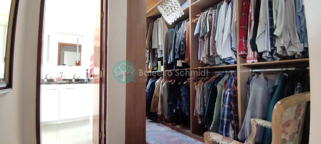 Casa em Santo Antônio do Pinhal, no bairro Centro