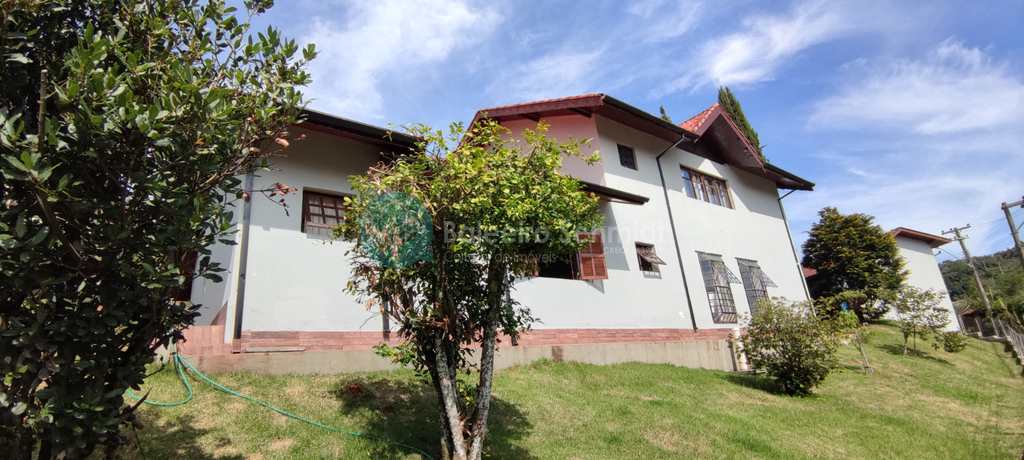 Casa em Santo Antônio do Pinhal, no bairro Centro