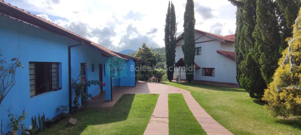 Casa em Santo Antônio do Pinhal, no bairro Centro