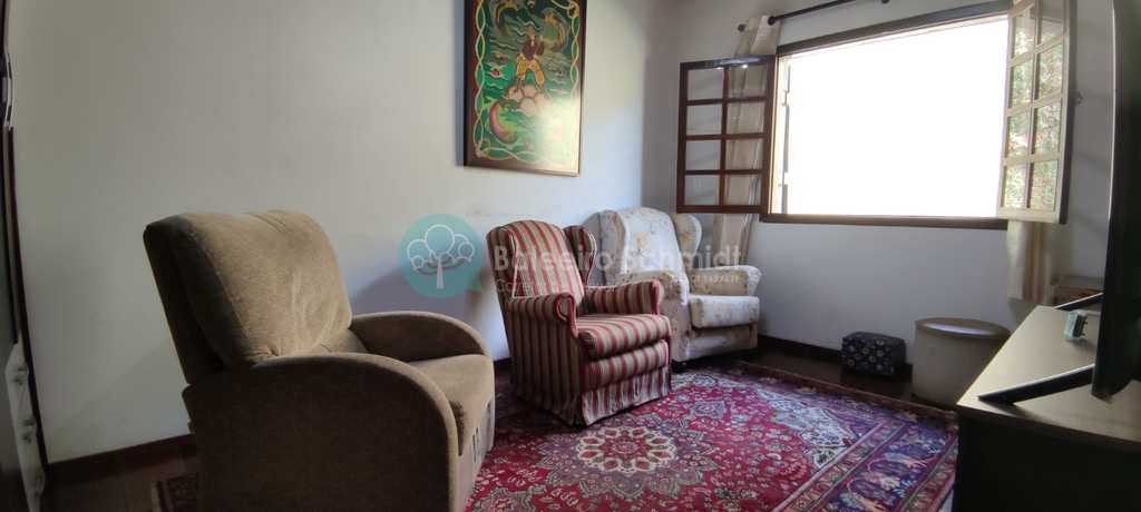 Casa em Santo Antônio do Pinhal, no bairro Centro