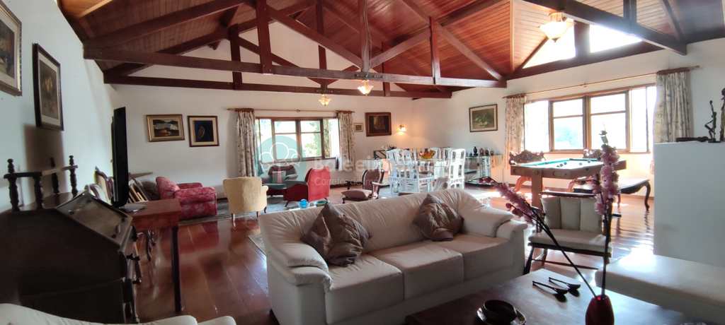 Casa em Santo Antônio do Pinhal, no bairro Centro