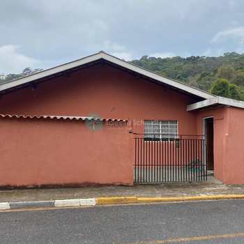 Casa em Santo Antônio do Pinhal, bairro Proximo Centro