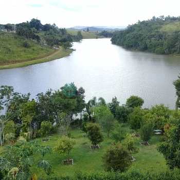 Casa de Condomínio em Jacareí, bairro Loteamento Residencial Parque Lago Dourado