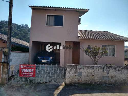 Casa, código 25 em Lages, bairro Petrópolis