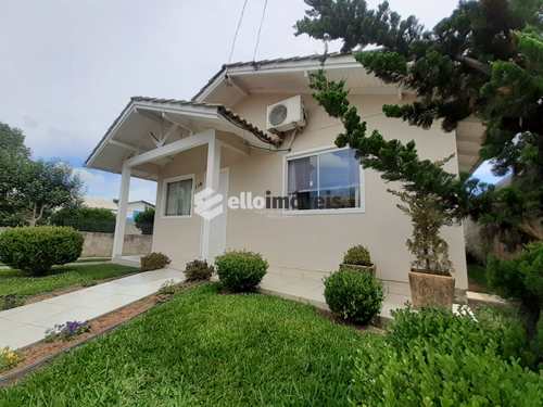 Casa, código 151 em Lages, bairro Guarujá