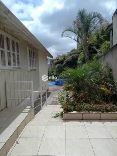 Casa, código 166 em Lages, bairro Centro